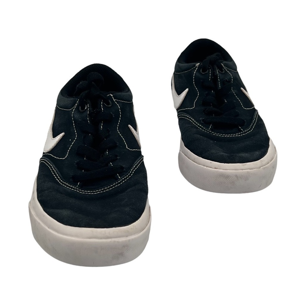 Nike Black SB Charge Sneakers Size 5 Youth